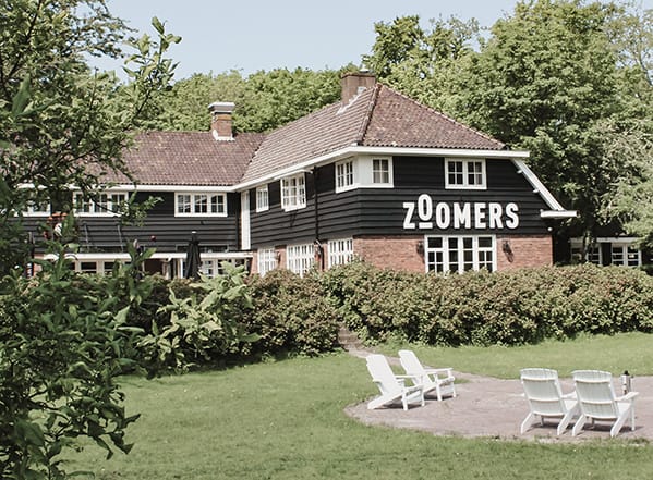 Voorkant van ons boshotel